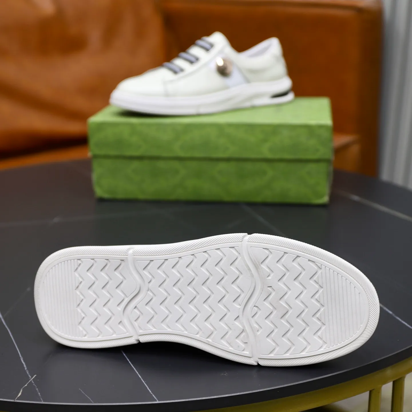 Ex-factory price: 462💰🙅‍♂️🙅‍♂️🙅‍♂️ Brand: GUCCI Standard code: 38-44 (45 customized) Grade: Same as the official website Material: Original leather splicing Comfortable and breathable pigskin lining Original wear-resistant outsole Style category: Men's fashion casual shoes Running sneakers Distinguished luxury brand elements Top luxury Color: actual picture color